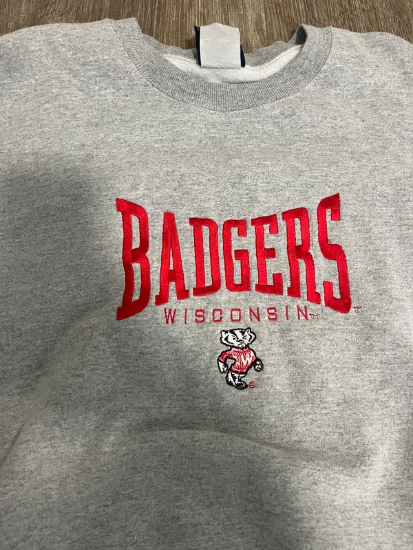 Vintage looking embroidered wisconsin crewneck - Image 3