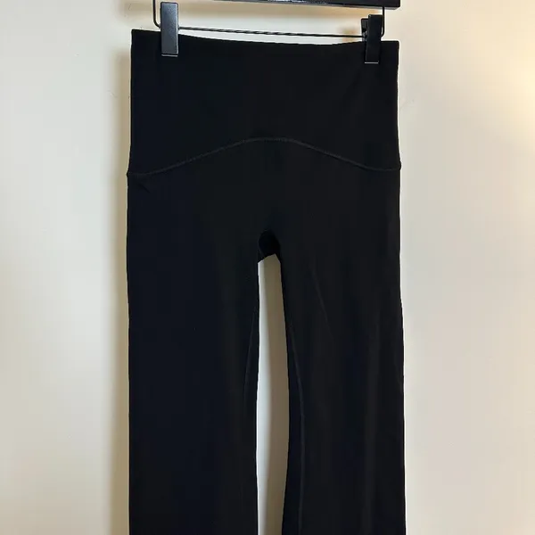 SPANX Booty Boost Flare Pants with Built-In Lift in Very Black Size Large - Image 5