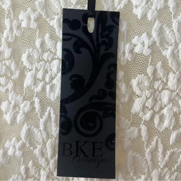 BKE‎ Boutique Buckle Cream Stretch Lace Mini Dress Tunic Womens Medium NEW *FLAW - Image 6