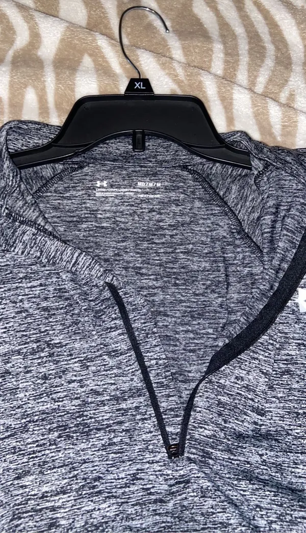 Under Armour Long Sleeve Pull Over - Image 5