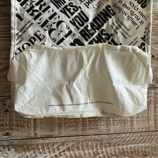 Lululemon Small Reusable Bag 🖤 White/Black Logo | Pre-Loved Excellent Condition - Image 5