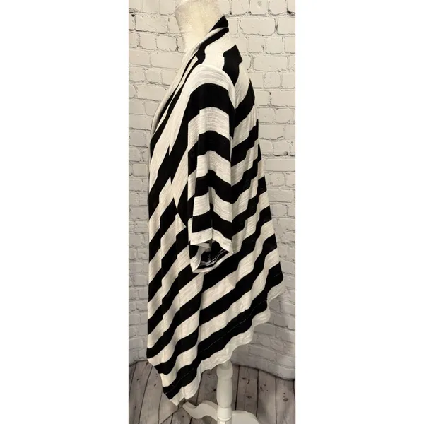 Chico’s Cardigan Lightweight Knit Black & white Stripe 3/4 Sleeve High low 3 XL - Image 3