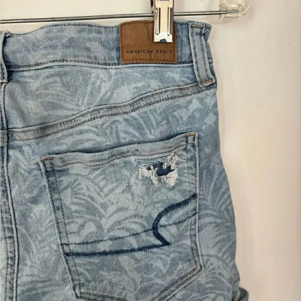 American Eagle Super Hi-Rise Shortie Palm Print Jean Shorts Size 6 - Image 8