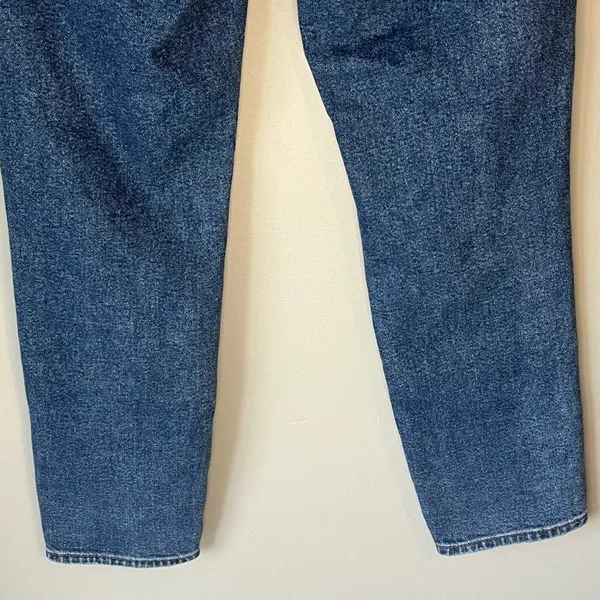 American Eagle Distressed Mom Jean Size 4 Regular - Image 12