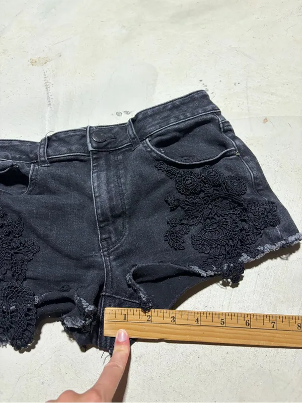 American Eagle hi-rise shortie Black Lace-Applique Denim Shorts 8 - Image 4