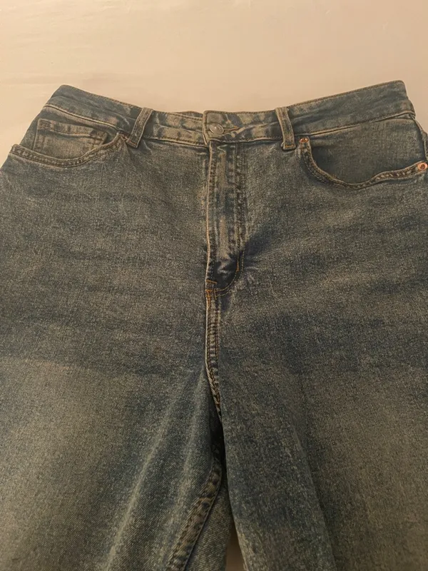 H&M Divided High-Rise Mom Jeans - Acid Wash - Size 10 (Fits Like 5’4” - Image 4