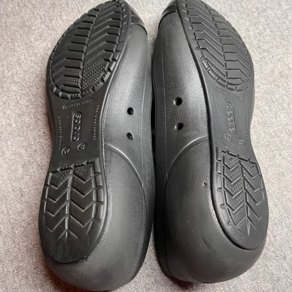 Crocs Cap Toe‎ Flat Ballet Slip On Size 8 Black - Image 5