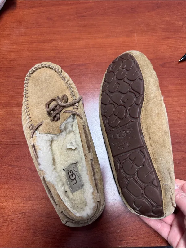 Ugg moccasins size 8 // 091006 - Image 2