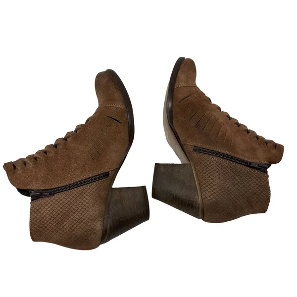 Free People Loveland Ankle Boot Size 39 US 9 Brown Suede Snake Embossed Boho - Image 6