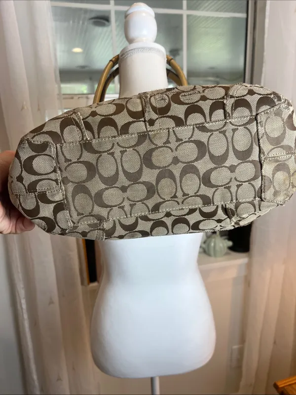 Coach Beige Signature Canvas Tote with Gold Trim - Image 8