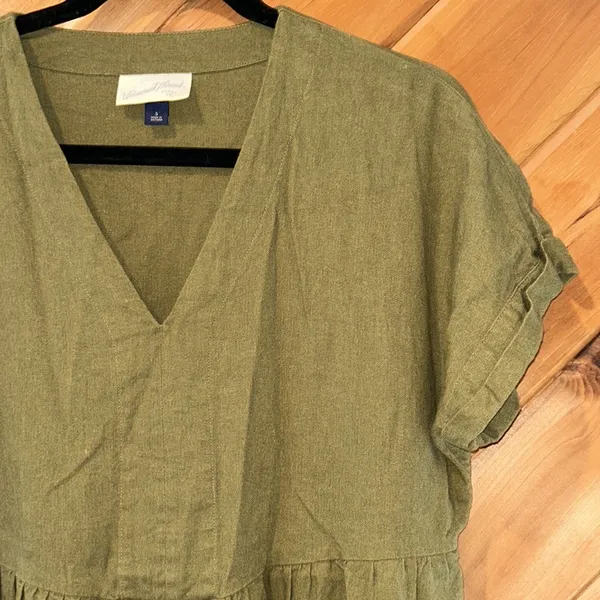 Universal Threads olive green linen shirt dress - Image 3
