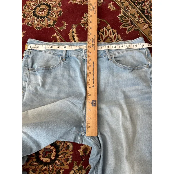 OLD NAVY WOW High‎ Rise Wide Leg Light Wash Jeans Women's Size 14 - Image 4