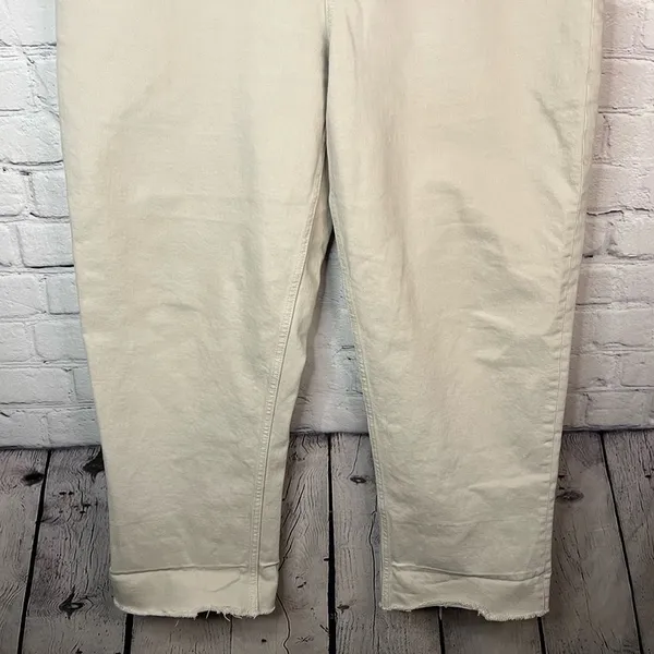 EVERLANE The Way High Jean Straight Leg High‎ Rise Raw Hem Cream Jeans Size 33 - Image 4