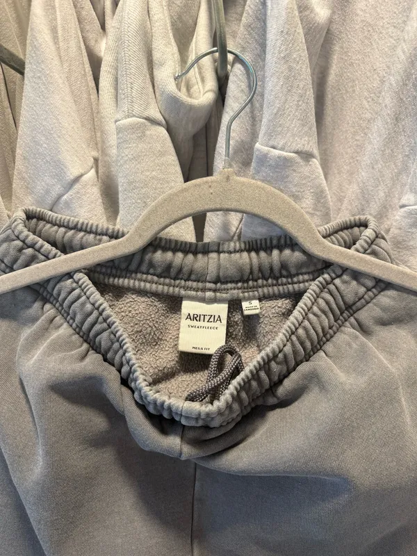 Aritzia Mega Sweatpants - Image 4