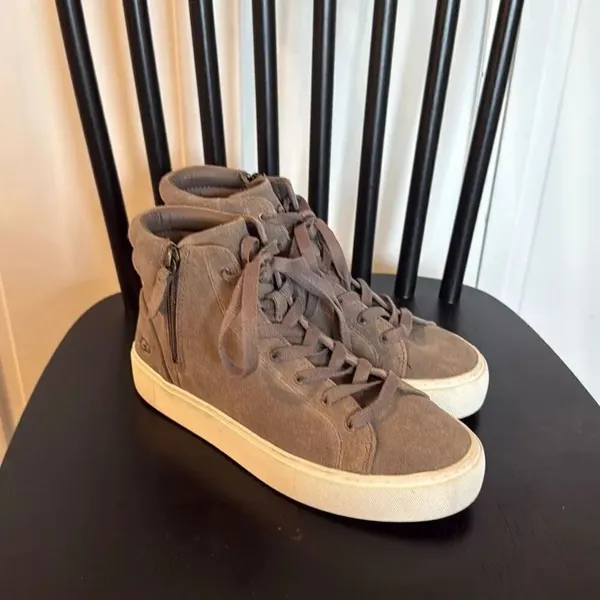 Ugg Ollie high top grey suede sneakers size 8 - Image 3