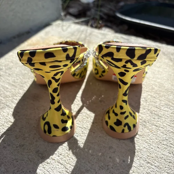 Azalea Wang Yellow Leopard Print Pumps Size 8.5 - Image 2