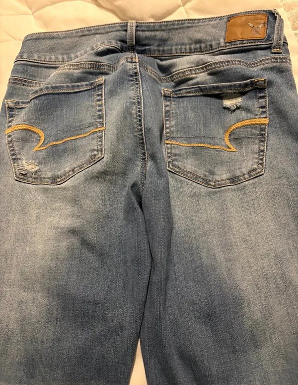 American Eagle Cropped Jeans - Image 5