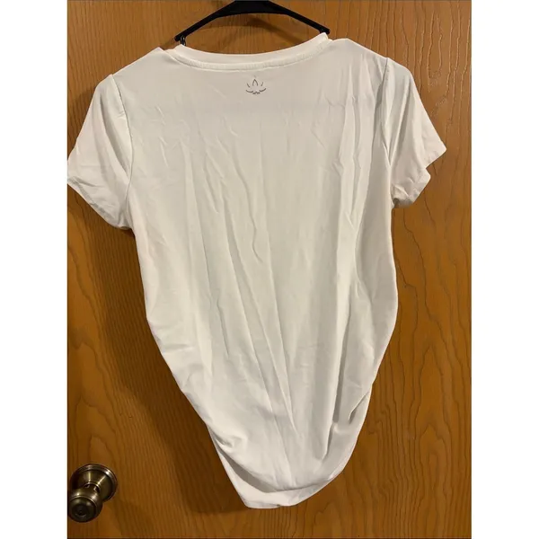 Beyond the Bump Women's White Featherweight One & Only Maternity Tee XS - Image 7