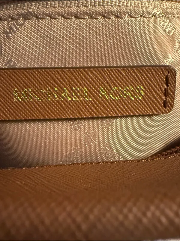 Michael Kors Jet Set Travel Extra-Small (XS) Carryall Tote With Matching Wallet - Image 8