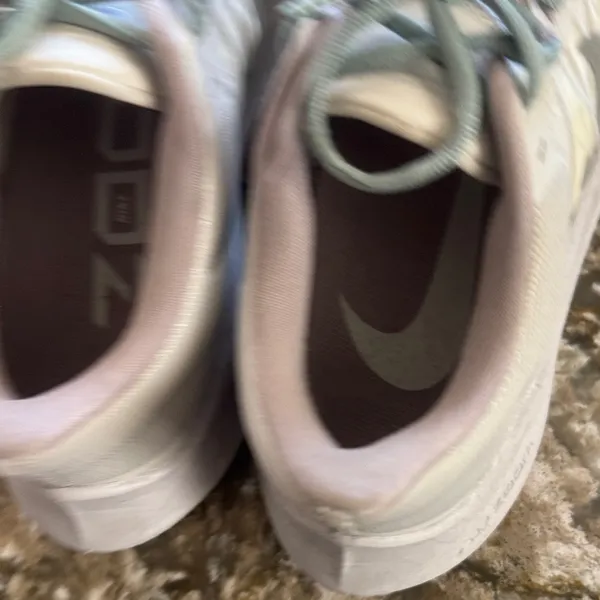 Nike Women's Zoom Winflow Shoes / Q2 - Image 5