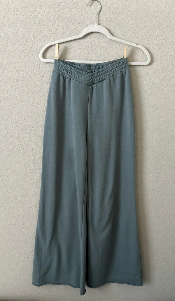 Boutique Matching V Neck Cropped Teal Lounge Set - Image 2