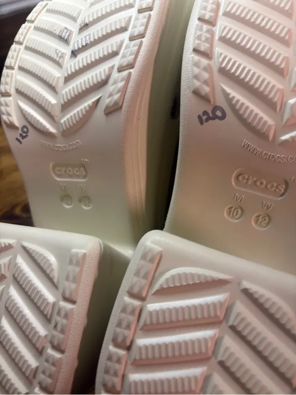 Crocs tan heeled mules size 12 - Image 8