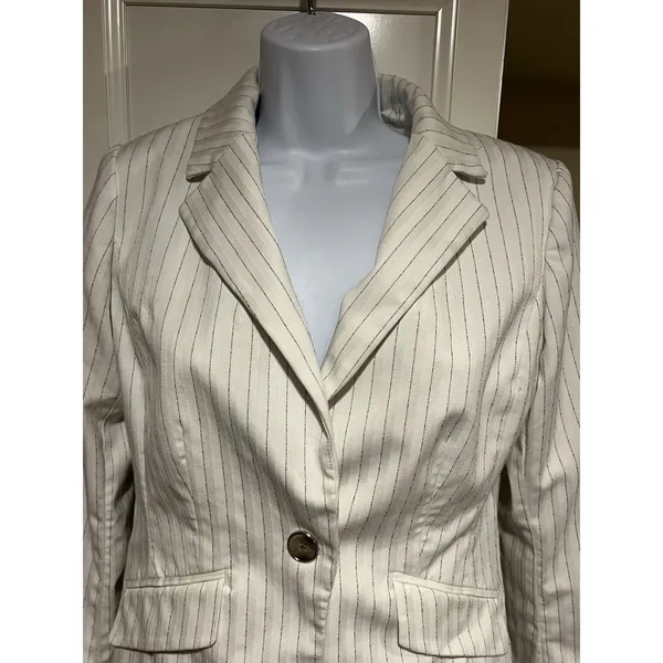 White House Black Market One-Button Blazer in Pinstripe Size 2 Ivory. - Image 7