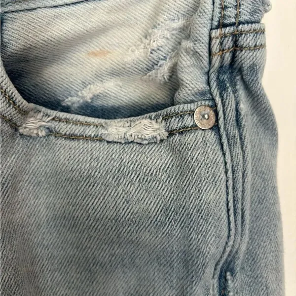 American Eagle Mom Jean Cutoff Shorts Distressed Size 2 Light Wash - Image 6