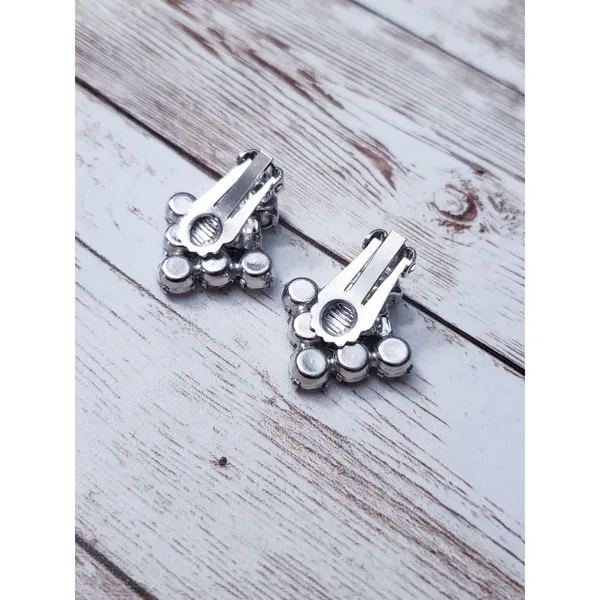 Vintage Clip On Earrings - Cluster of Clear Gems with Silver Tone - 1" - Image 5