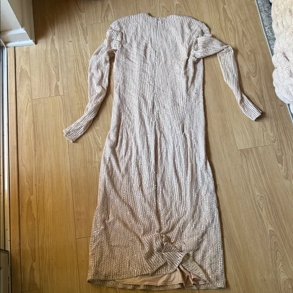 Elegant Cream Long Sleeve Dress - Image 3