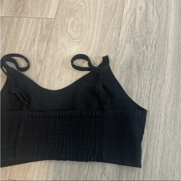 House of Harlow Women's Black crop top - Image 3