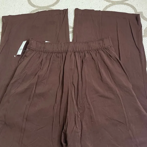 NWT Old Navy Playa Wide Leg High Rise Full Length Pants in Peppercorn Size Small - Image 2