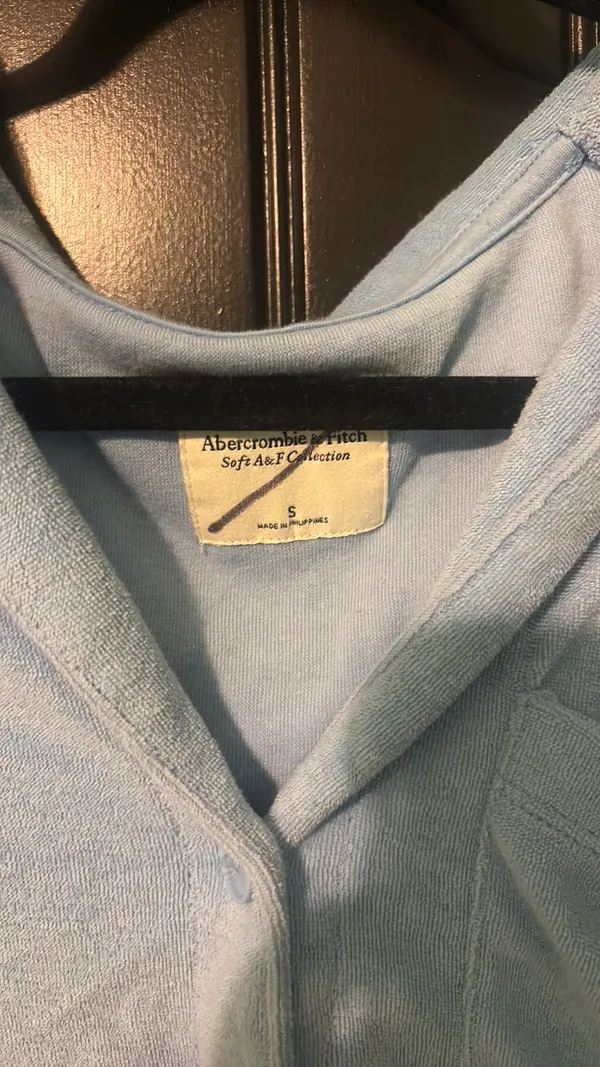 Abercrombie cropped sweater/top - Image 3
