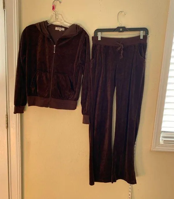 VTN Always Famous Joggers Set/ Hoodie/Sweatpants (Fitted) - Image 3