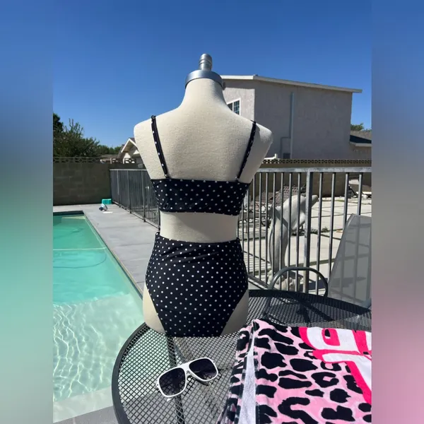 Amazon 🔥🔥High Waisted Two Pieces Polka Dots Swimsuit - Image 4