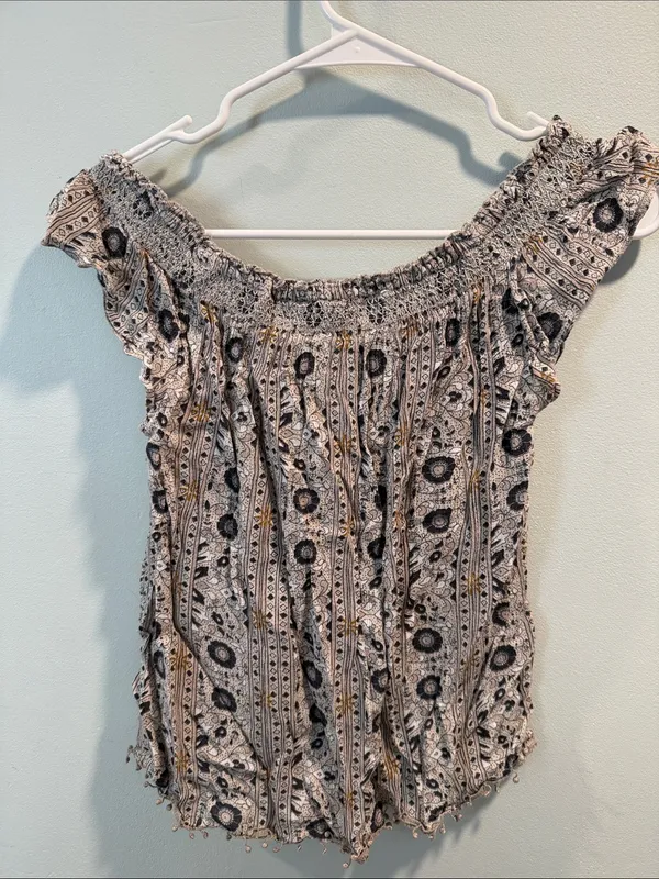 American Eagle Outfitters Off-Shoulder Printed Crop Top in Black and Beige XS - Image 6