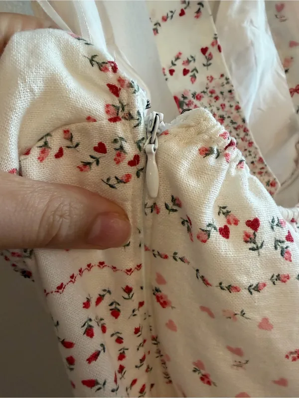 NWT Hollister Cream and Red Floral Halter Mini Dress Size L - Image 6