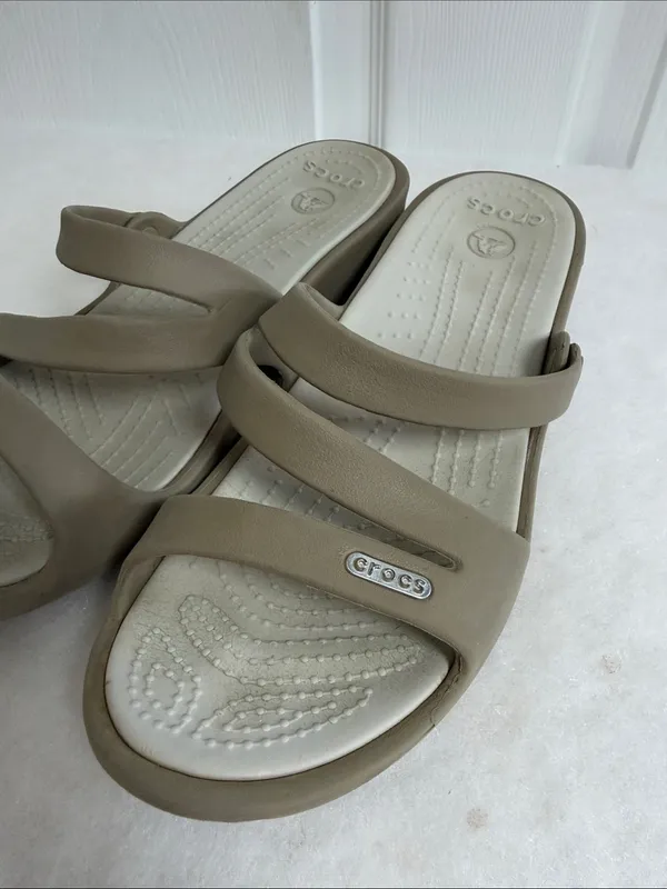 Women's Crocs Swiftwater Beige Slip On Size 8 - Image 6