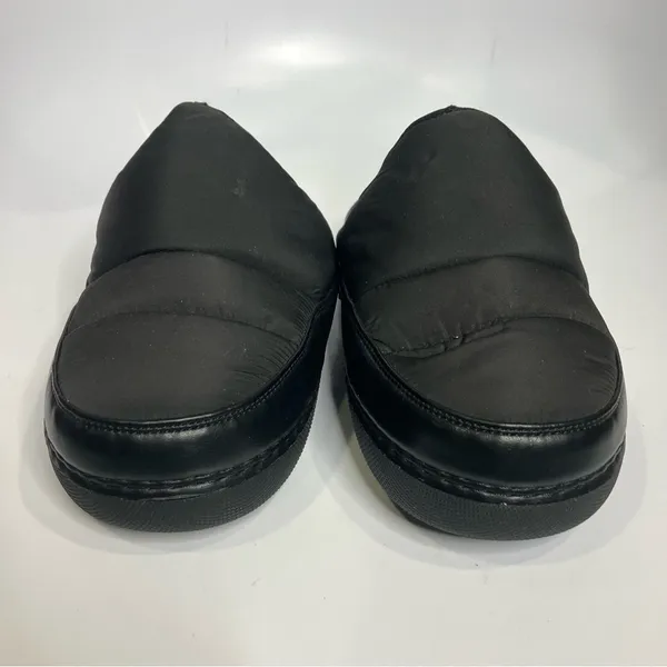 Urban outfitters Lily puffer slip on shoes slippers black womens size 7‎ trendy - Image 3
