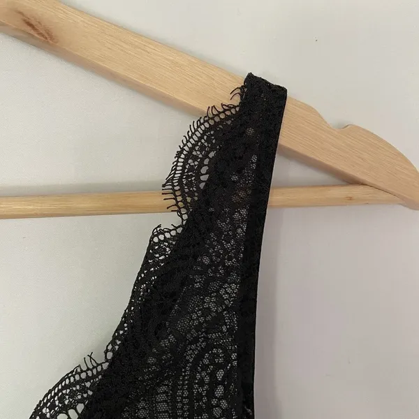 Victoria's‎ Secret black bra lace detail lingerie size M mesh back unlined cups - Image 3