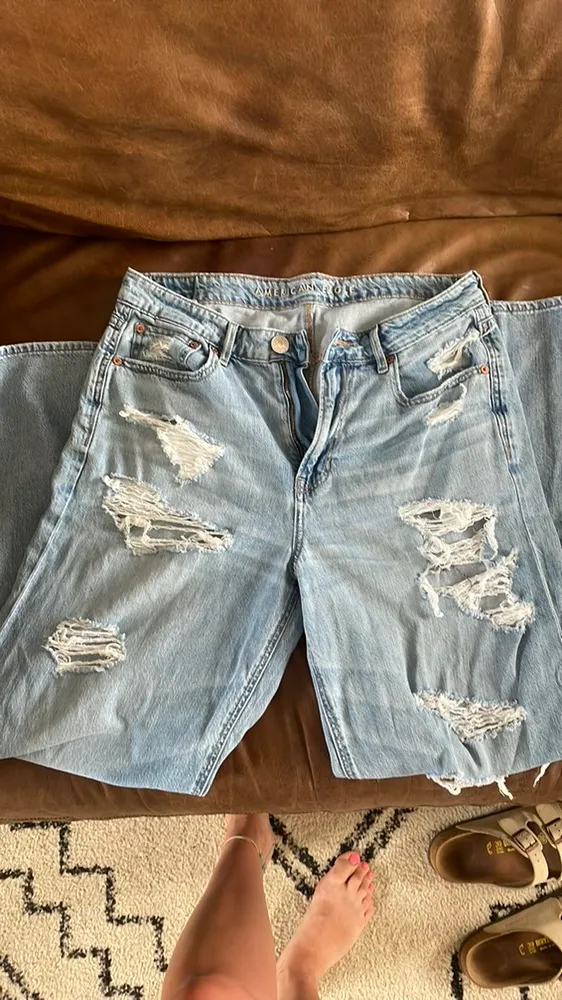 American Eagle High Waisted Ripped Mom Jean - Image 5