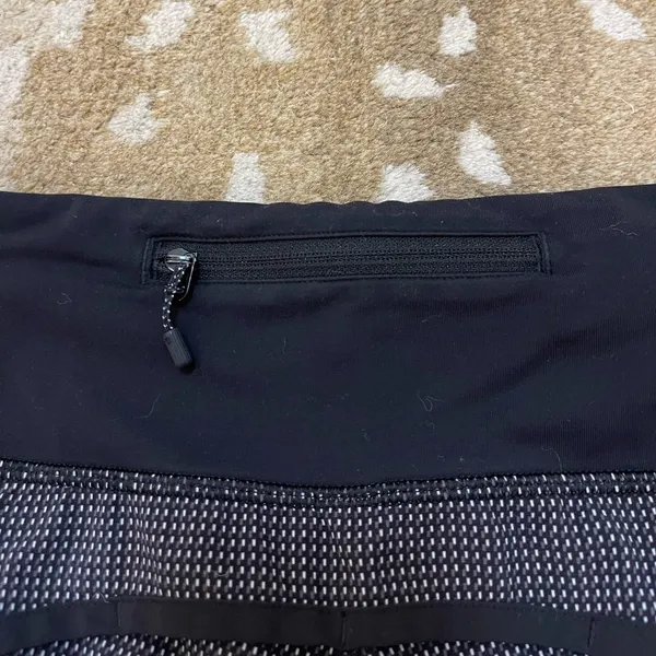 Lululemon Athletica speed shorts black and white Dottie women’s size 4 - Image 3
