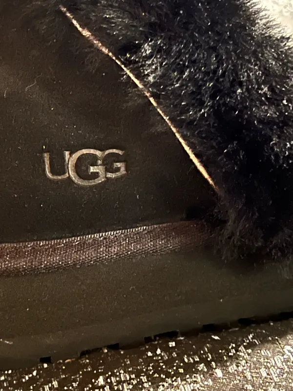 Womens sz6 UGG Disquette Platform Slippers Black Suede Shearling Fur Slides - Image 6