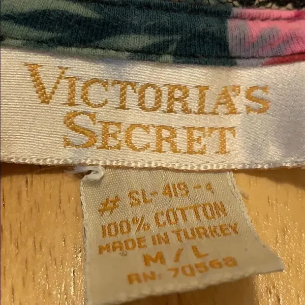 Vintage Gold label Victoria’s Secret sleep shirt - Image 5