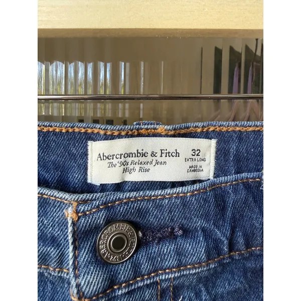 Abercrombie & Fitch The 90s Relaxed High Rise Jeans Size 32 Extra Long Dark Wash - Image 3