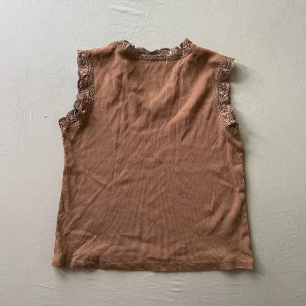 Vintage Dressbarn Ribbed Lace Trim V-Neck Tank - Image 3
