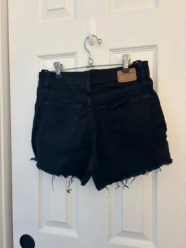 Levi’s Cut-Off Shorts - Image 4