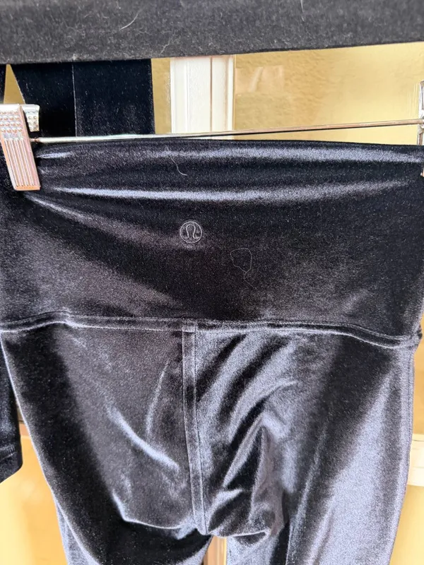 LULULEMON Velvet Set Define Gold Zip Up Jacket Size 6 & Leggings Size 2 Black - Image 5