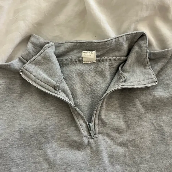 **reserved** quarter zip size L cropped sweatshirt Size L - Image 3