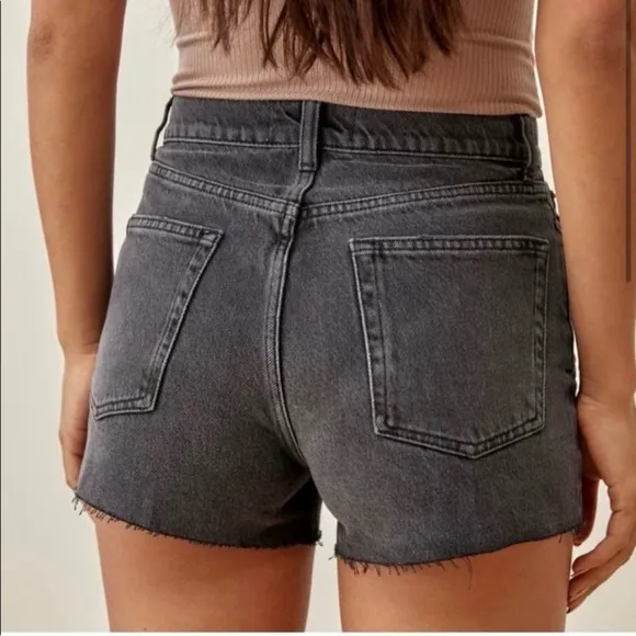 Reformation Charlie High Rise Jean Short in Havana Wash Size 27‎ - Image 13